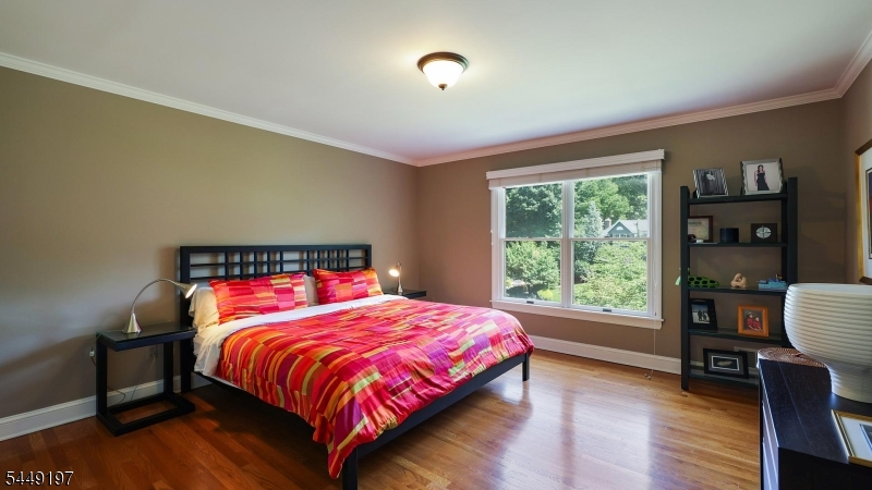 16 Chesterfield Dr