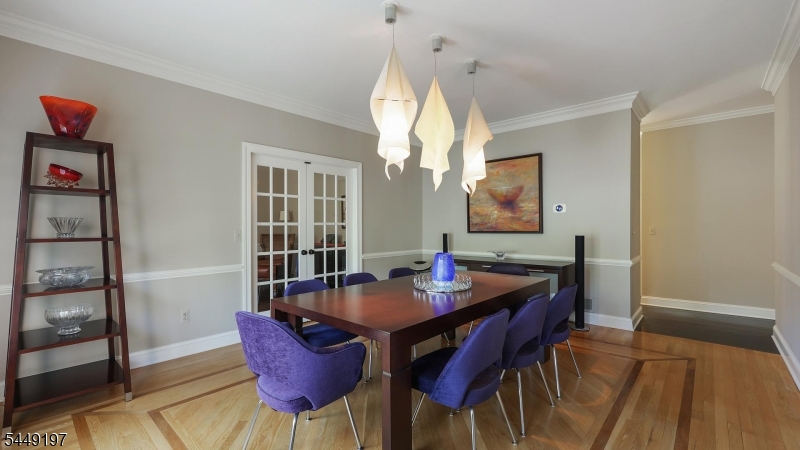 16 Chesterfield Dr