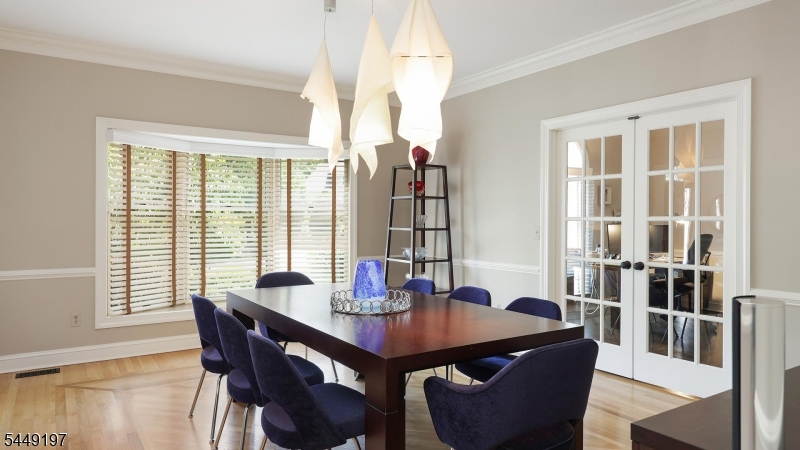 16 Chesterfield Dr