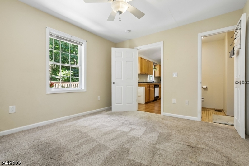 523 W Hill Rd