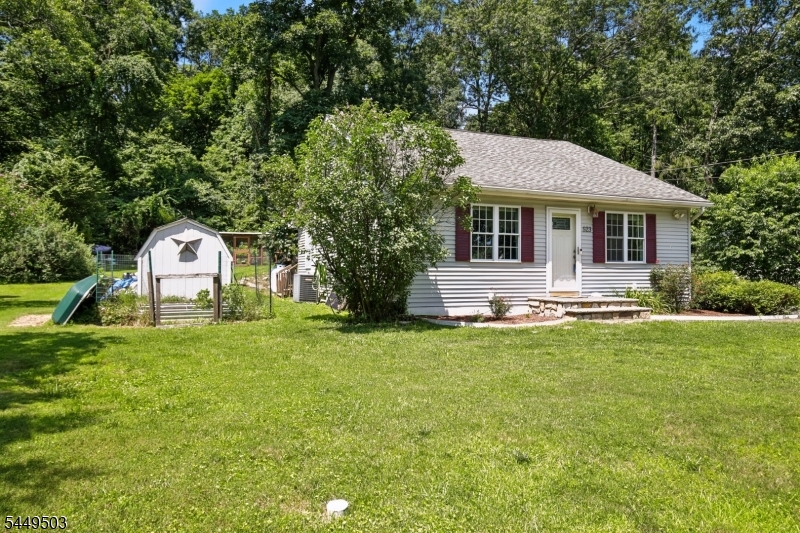 523 W Hill Rd