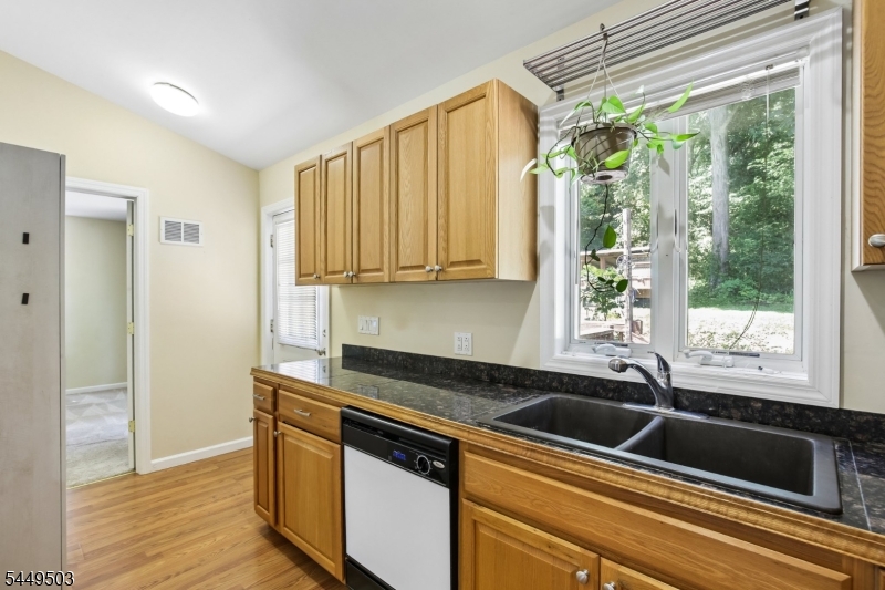 523 W Hill Rd