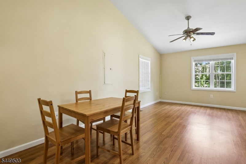 523 W Hill Rd
