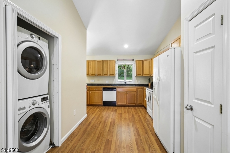523 W Hill Rd