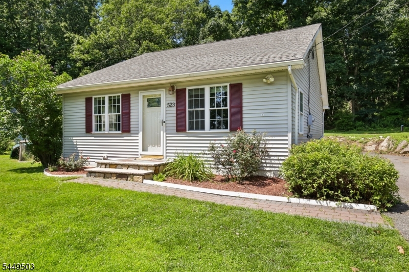 523 W Hill Rd