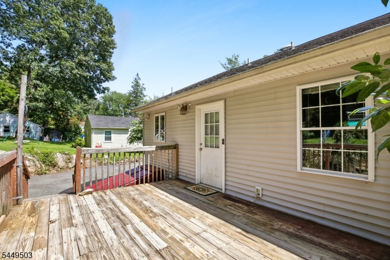 523 W Hill Rd