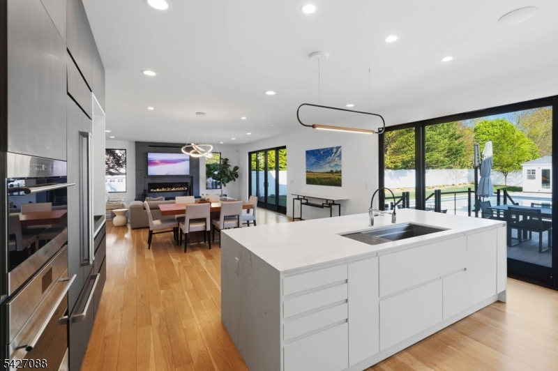 13 Robert Dr