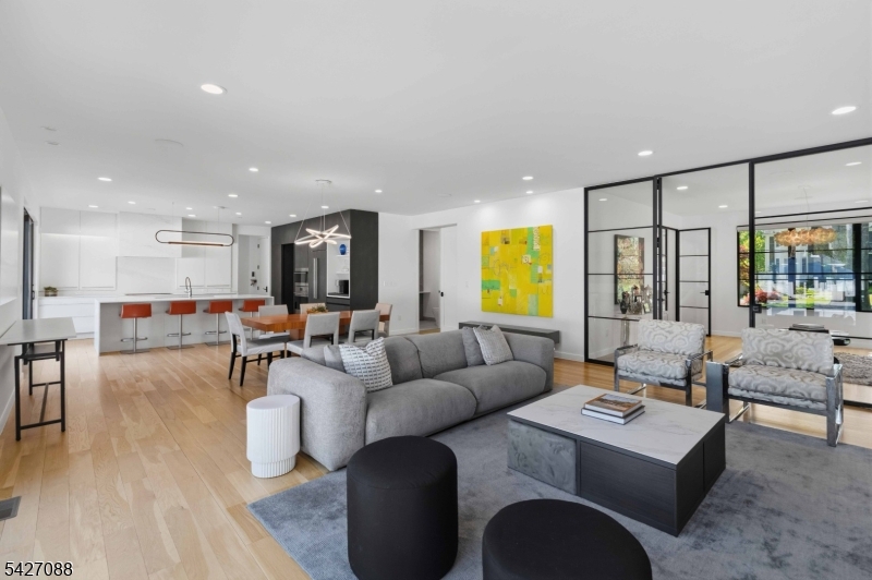 13 Robert Dr