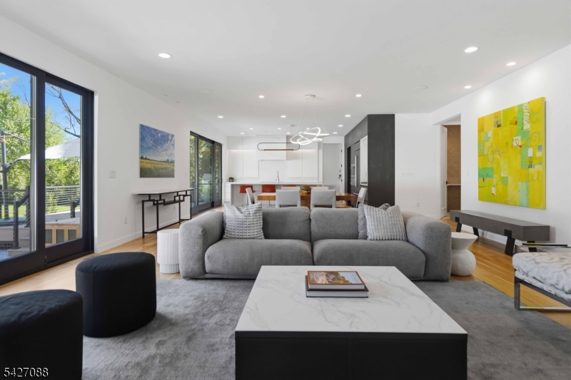 13 Robert Dr