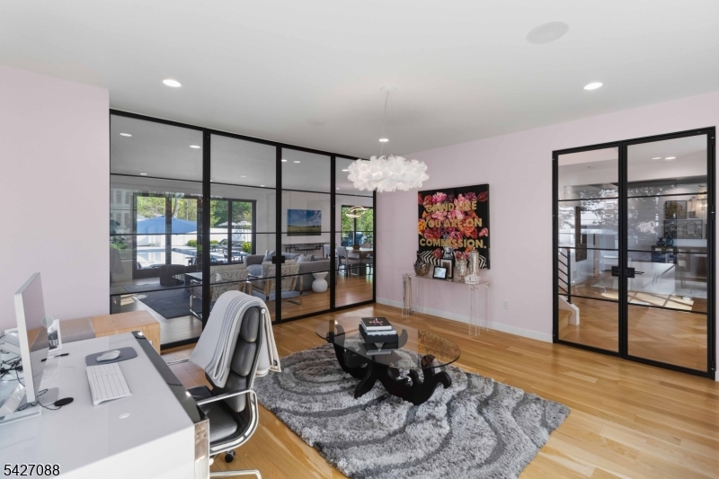 13 Robert Dr