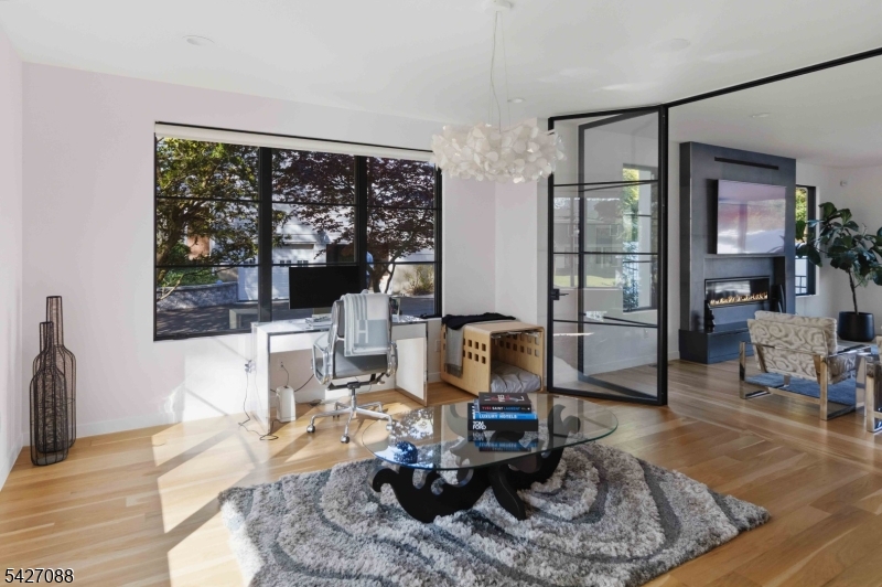 13 Robert Dr