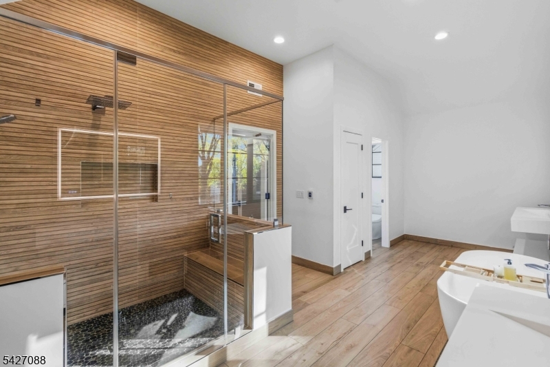 13 Robert Dr