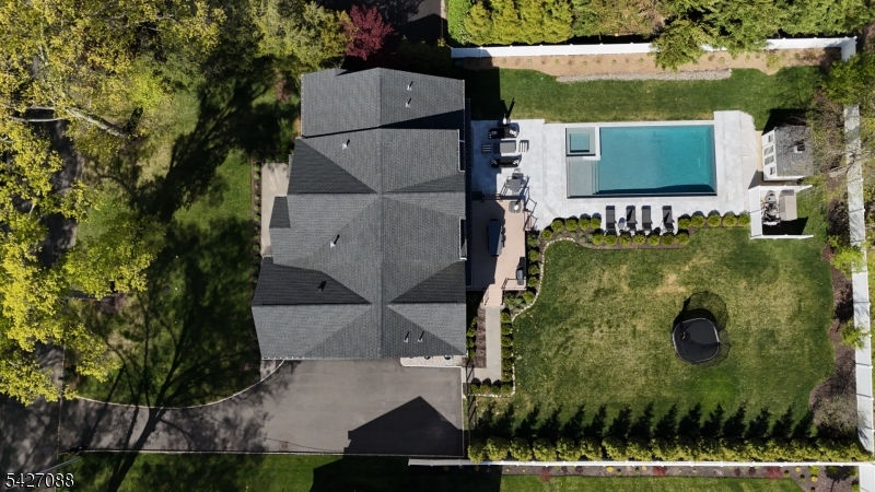 13 Robert Dr