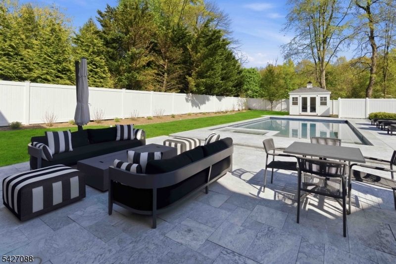 13 Robert Dr