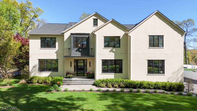 13 Robert Dr