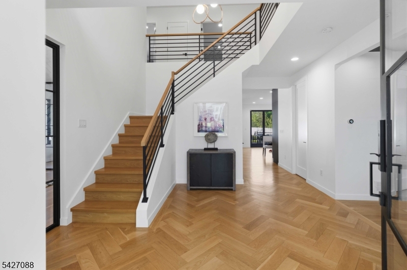 13 Robert Dr