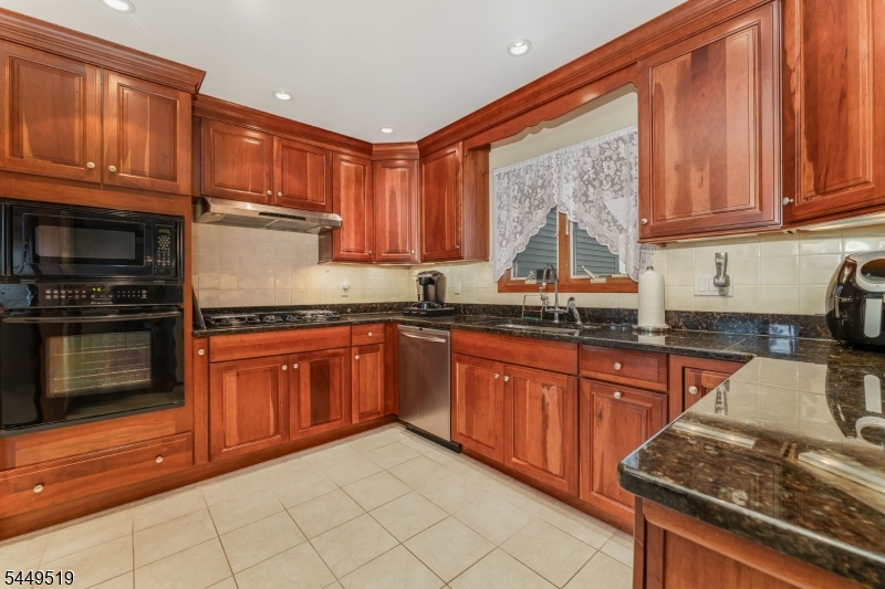 120 Allerton Rd