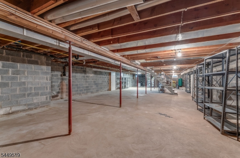 120 Allerton Rd