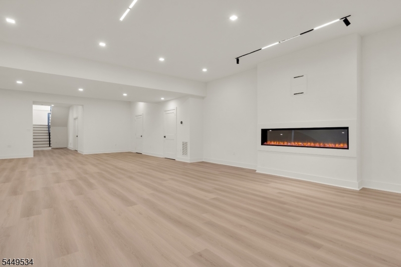 125 Harlingen Rd