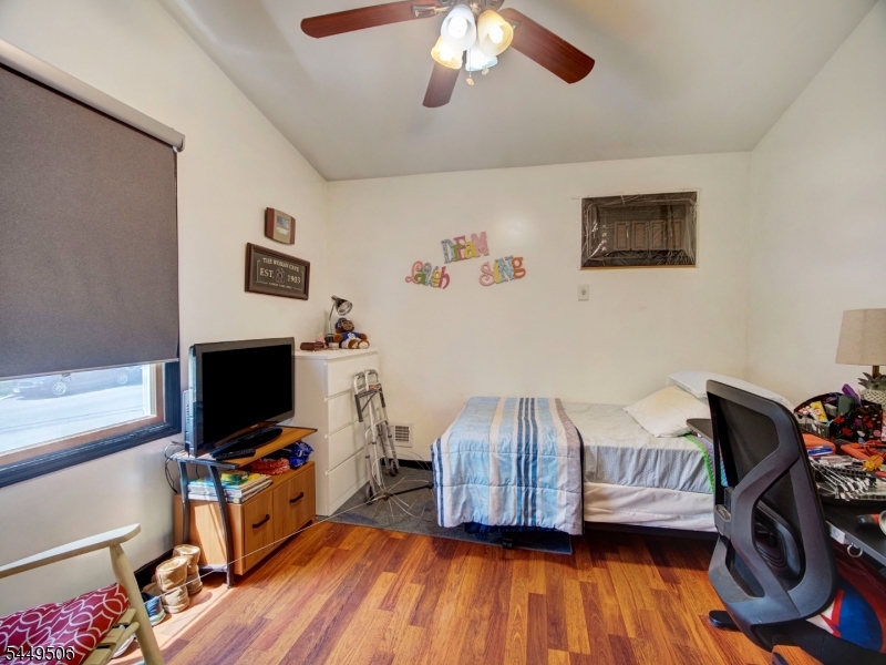 38 S 23Rd St