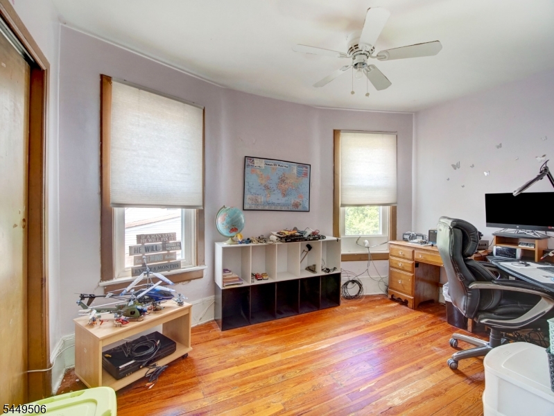 38 S 23Rd St