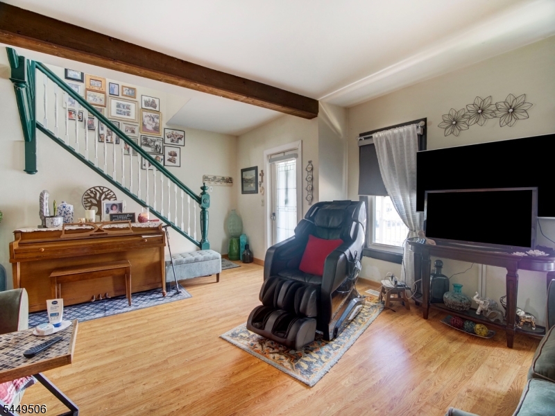 38 S 23Rd St