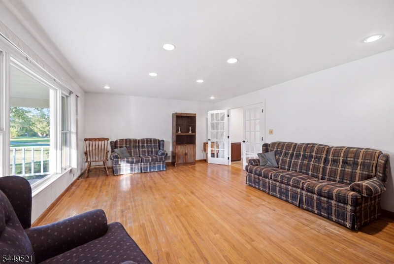 17 Dogwood Dr