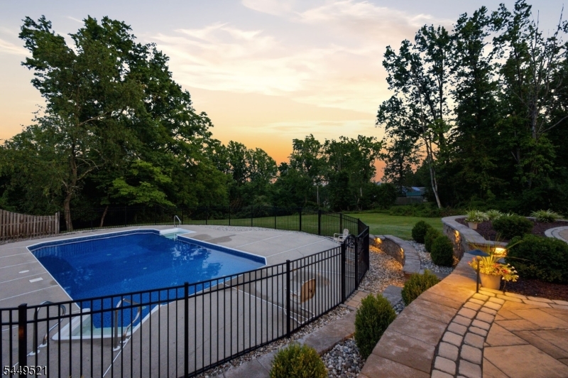 17 Dogwood Dr