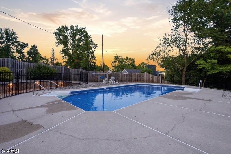 17 Dogwood Dr