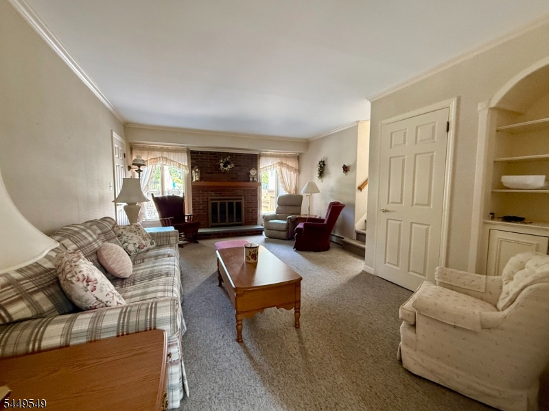 8 Byron Ct