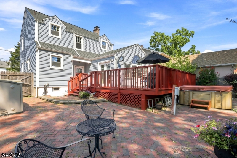 366 Vosseller Ave