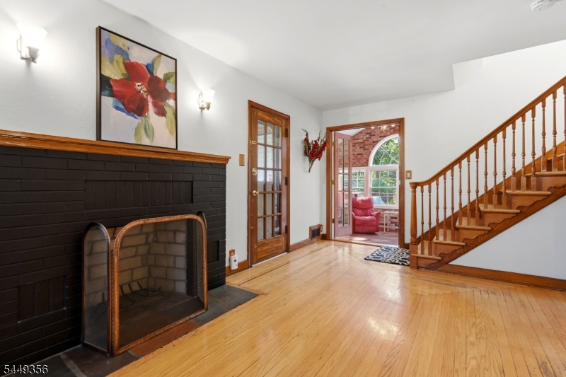 366 Vosseller Ave