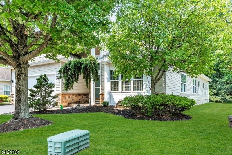 25 Daulton Dr