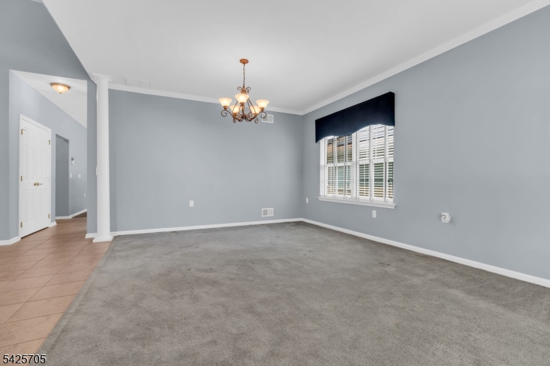 25 Daulton Dr
