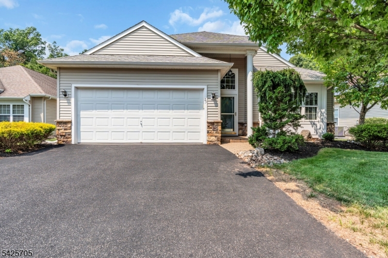 25 Daulton Dr