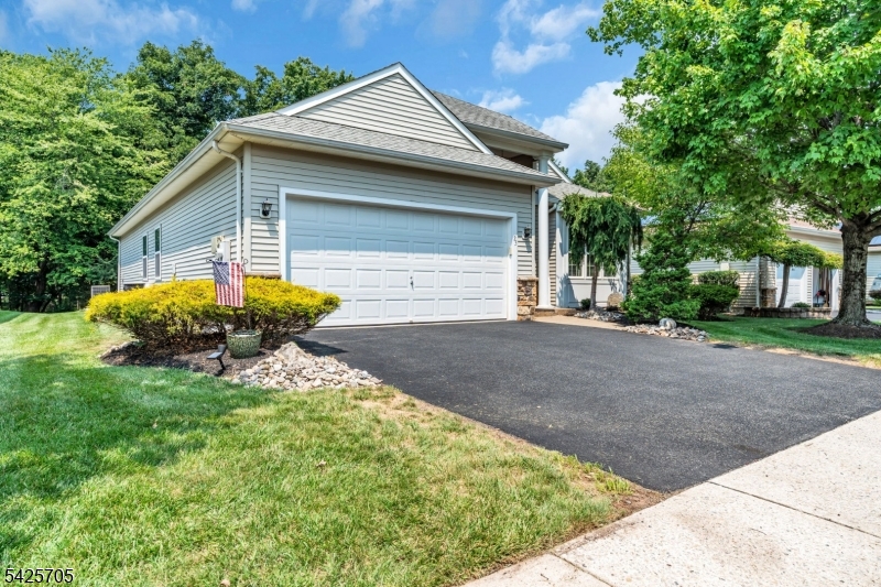 25 Daulton Dr