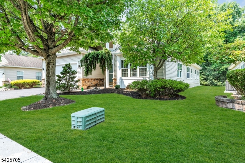 25 Daulton Dr