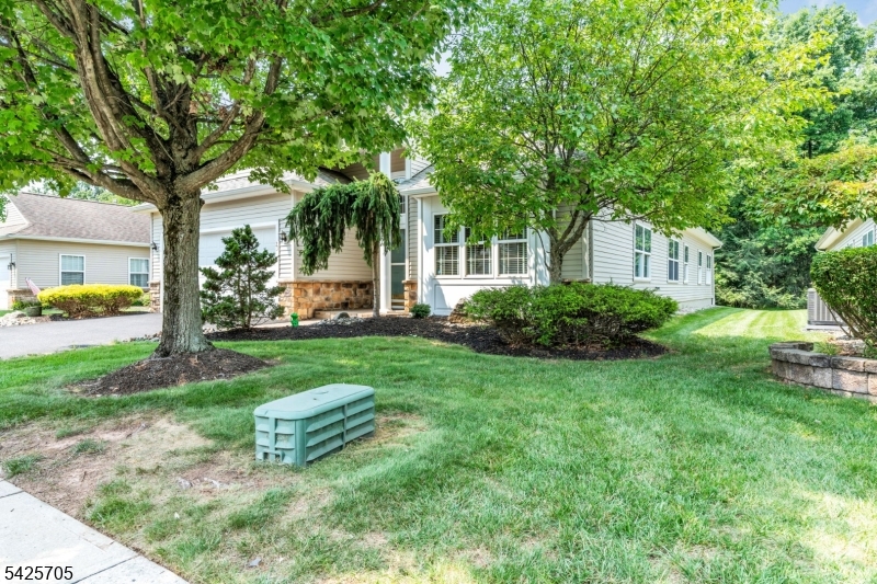25 Daulton Dr