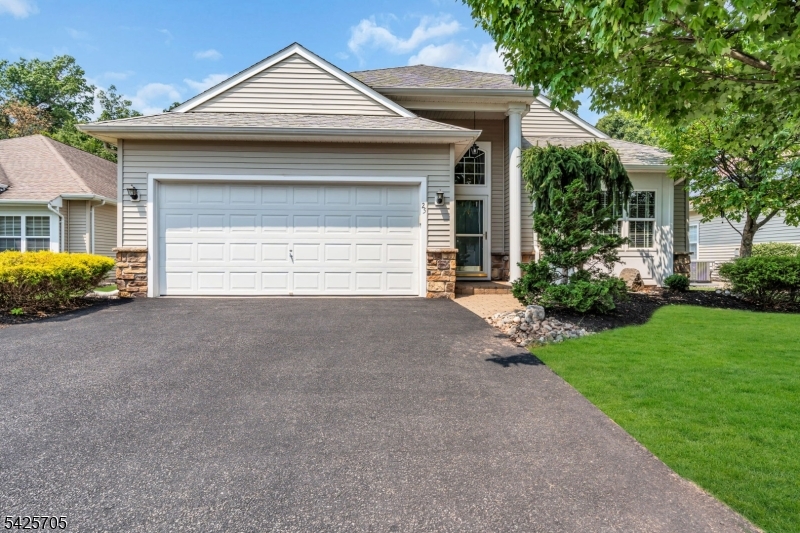 25 Daulton Dr