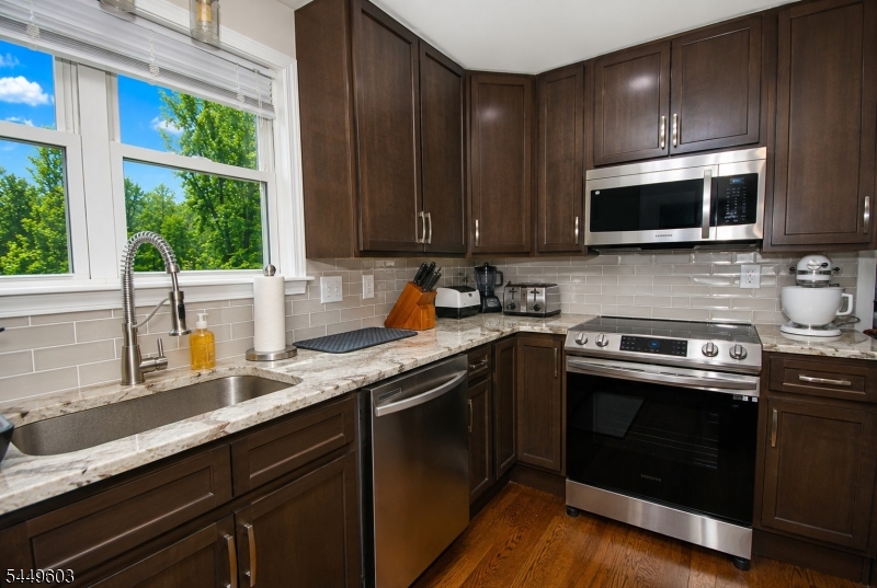 18 Tamarack Rd