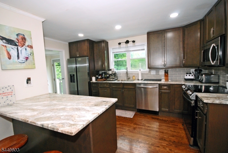 18 Tamarack Rd