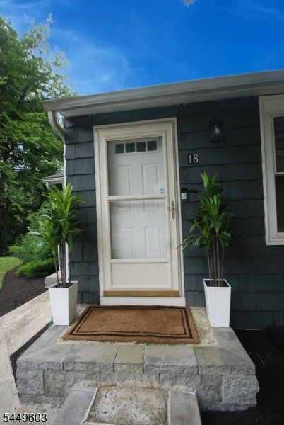18 Tamarack Rd