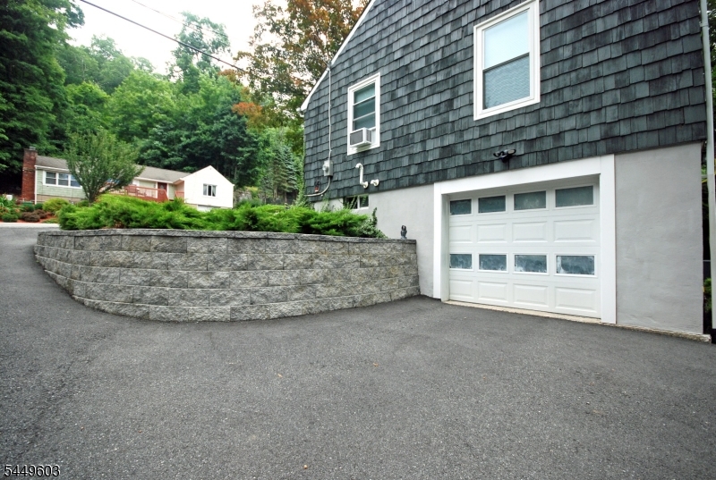 18 Tamarack Rd