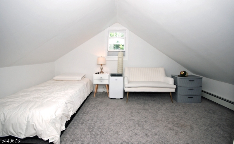18 Tamarack Rd