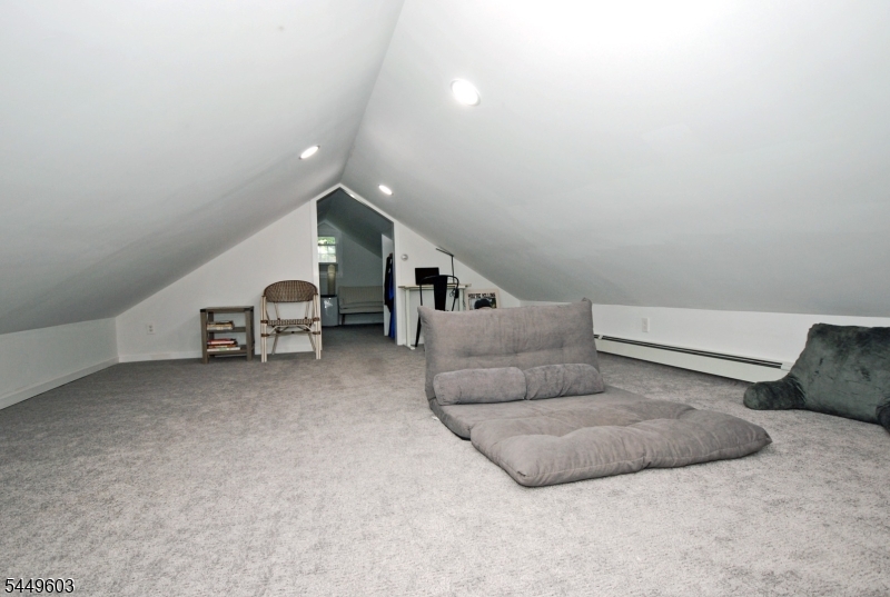 18 Tamarack Rd