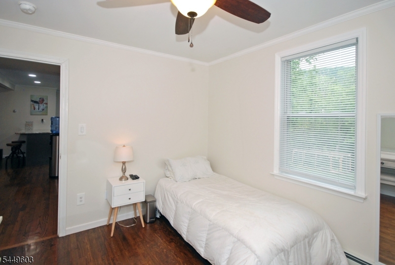 18 Tamarack Rd