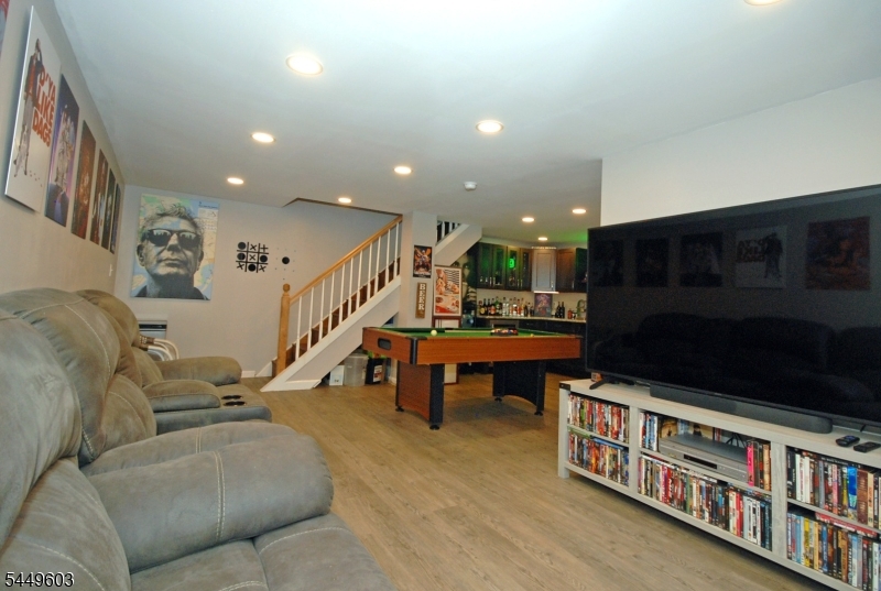 18 Tamarack Rd