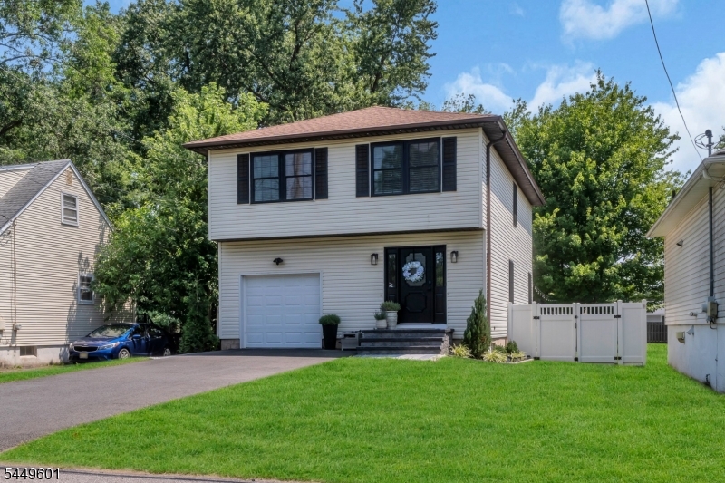 69 Leghorn Ave