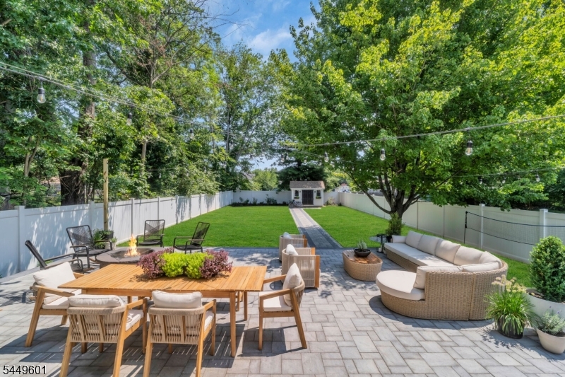 69 Leghorn Ave