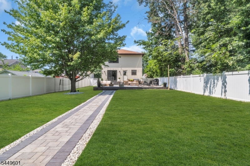 69 Leghorn Ave